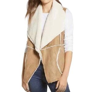 Caslon Reversible Tan/Cream Fleece Vest